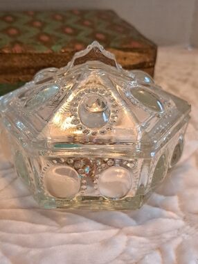 Vintage /Antique 1940's L.E. Smith Victorian Beaded Glass Hexagonal Trinket Box